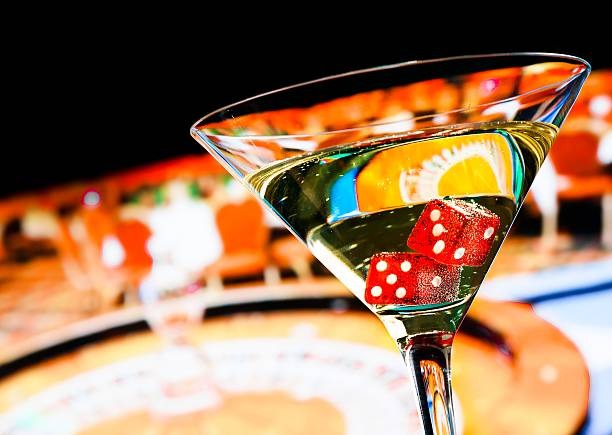 dolar138 Dadu Online live dealer rolling three dice with HD camera feed showing outcome clearly